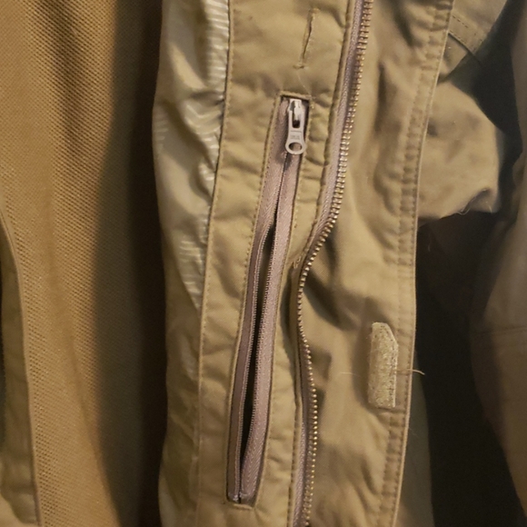 MEN'S Utility Snowboard Jacket (0g Fill) - Picture 4 of 12